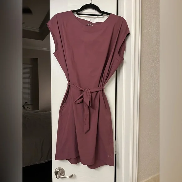 Arcteryx Contenta Belted dress Small Mauve - Picture 1 of 8